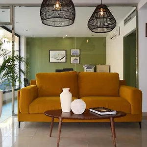 Y Mirablau Hotel