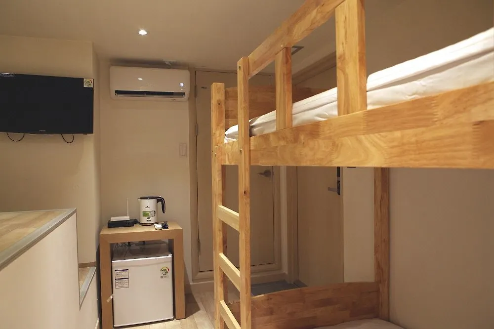 24 Guesthouse Seoul Station Premier 2*,  Corea del Sur